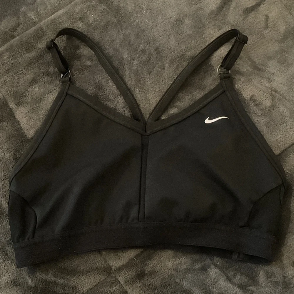 Nike Women's Black Strappy Sports Bra - Picture 1 of 3
